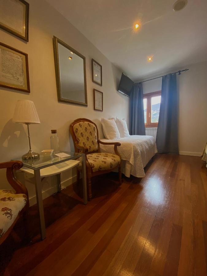 Hotel Casa Socotor Sallent De Gallego Bagian luar foto