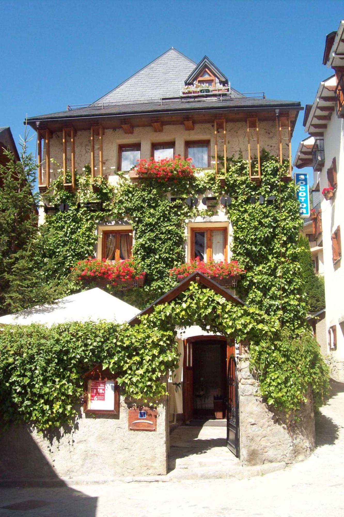 Hotel Casa Socotor Sallent De Gallego Bagian luar foto